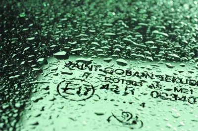 Close up no Aquacontrol on a windscreen_94343.jpg